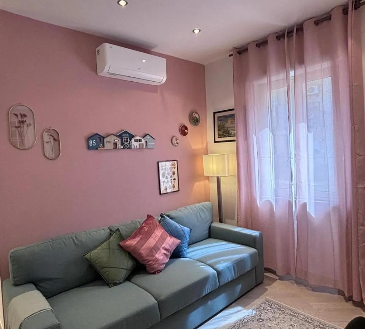 Mrjames House Naples Italy